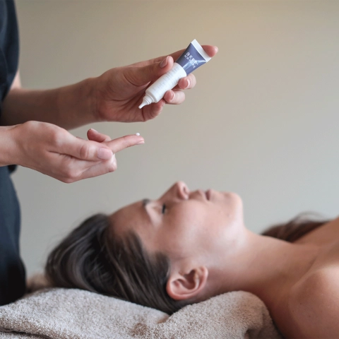 Invigorating Eye Treatment