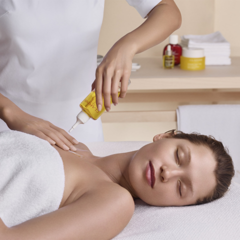 Rebalancing Massage with Essential Oils